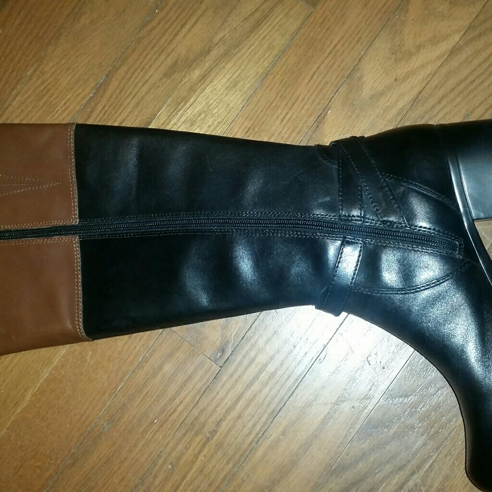 Leather boots size 9